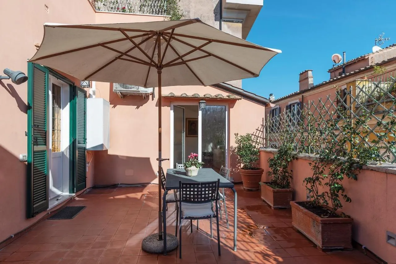Trastevere Luxury Apartment With Terrace Rome