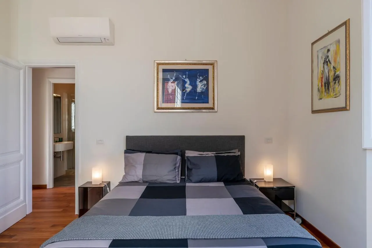 Trastevere Luxury Apartment With Terrace Rome