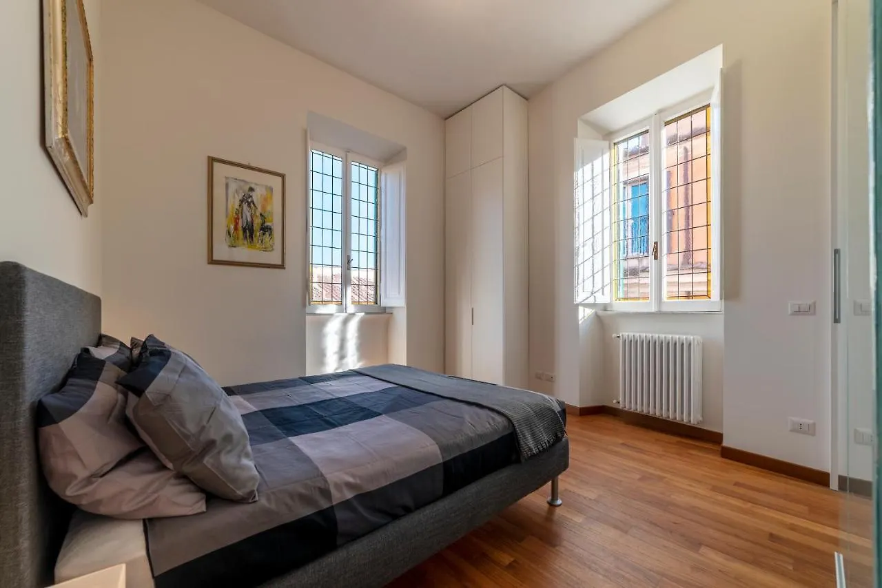 Trastevere Luxury Apartment With Terrace Rome