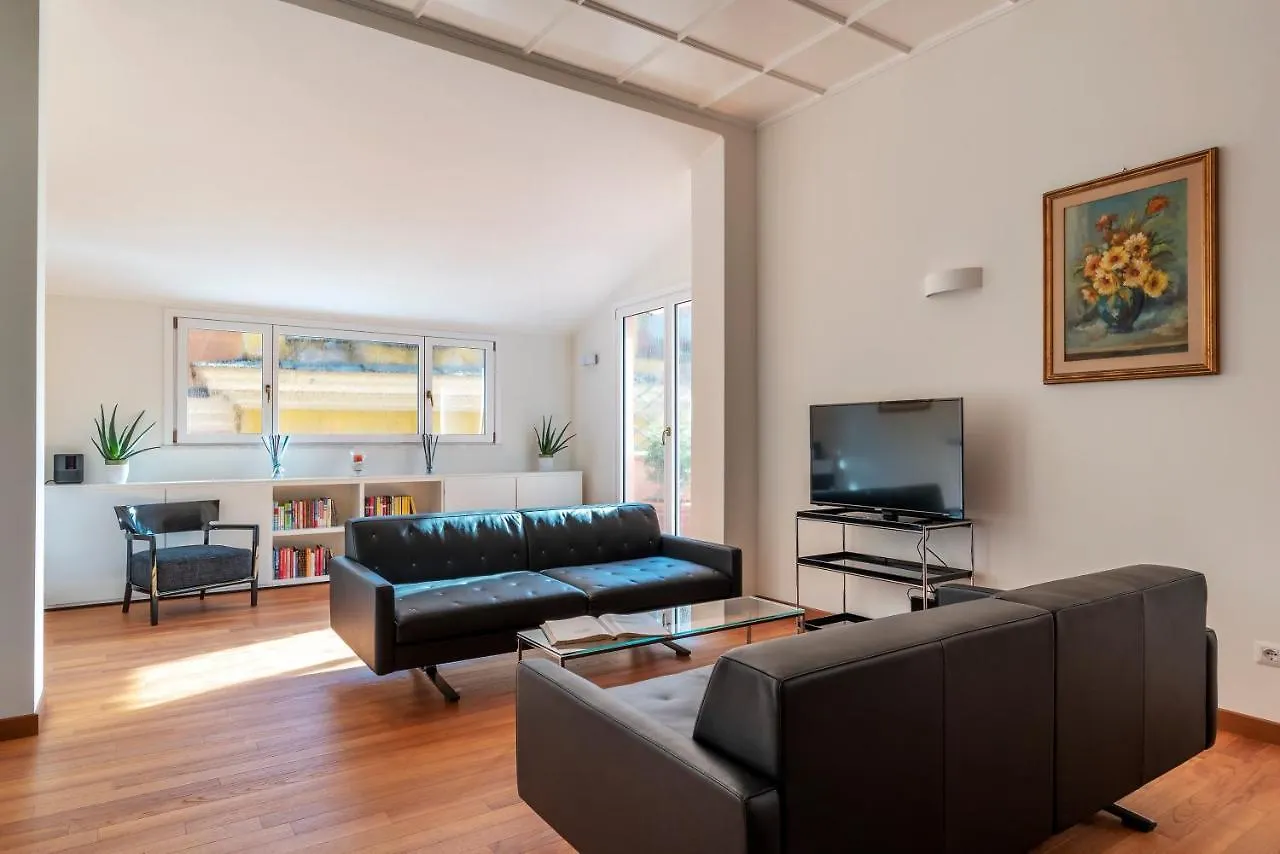 Trastevere Luxury Apartment With Terrace Rome