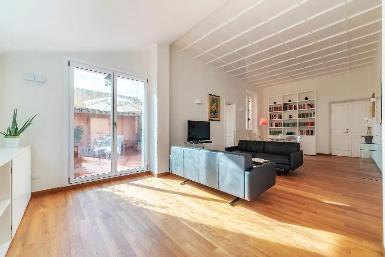 Trastevere Luxury Apartment With Terrace Rome