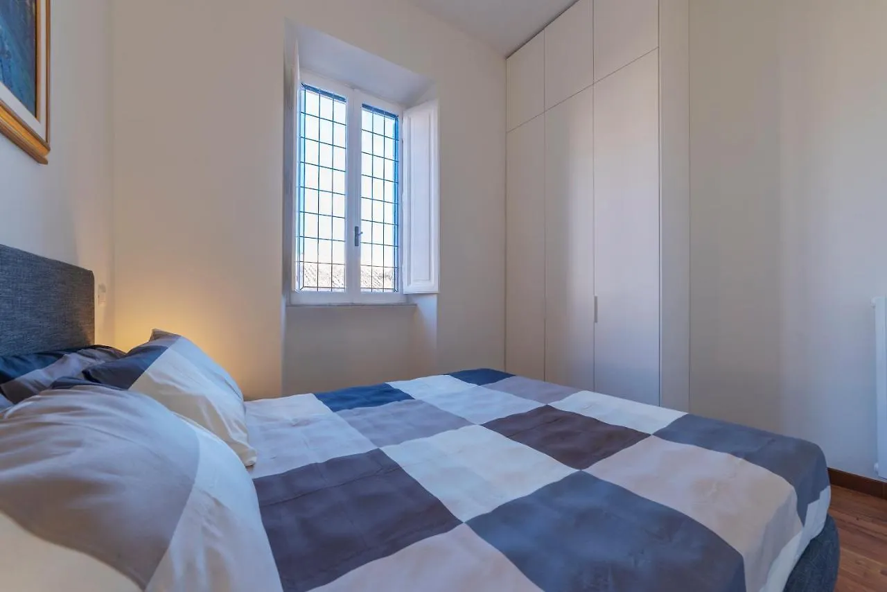 Trastevere Luxury Apartment With Terrace Rome Italy