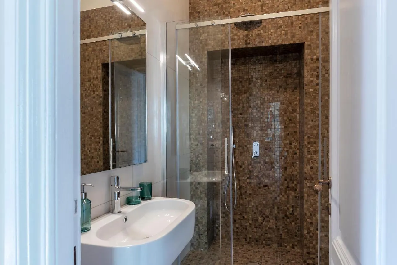 Trastevere Luxury Apartment With Terrace Rome