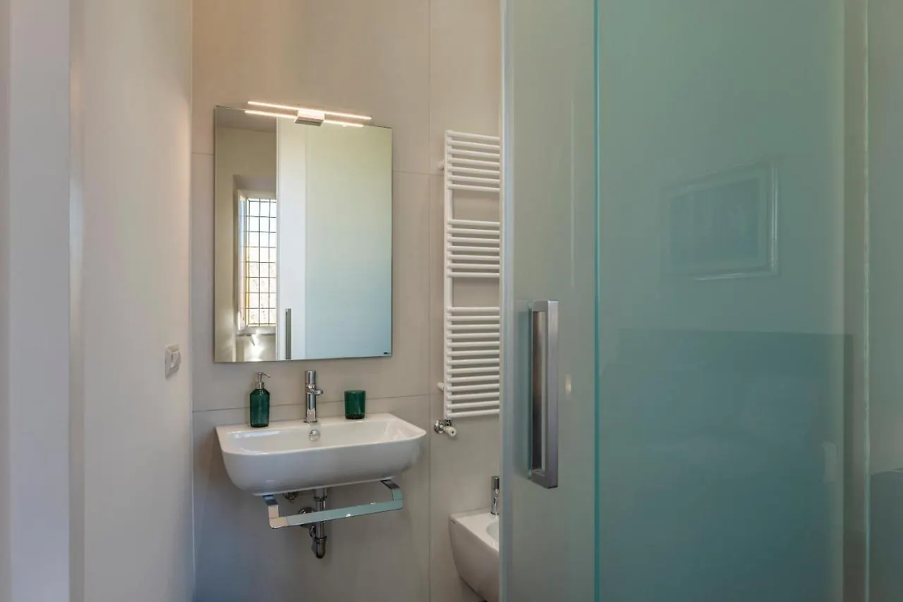 Trastevere Luxury Apartment With Terrace Rome