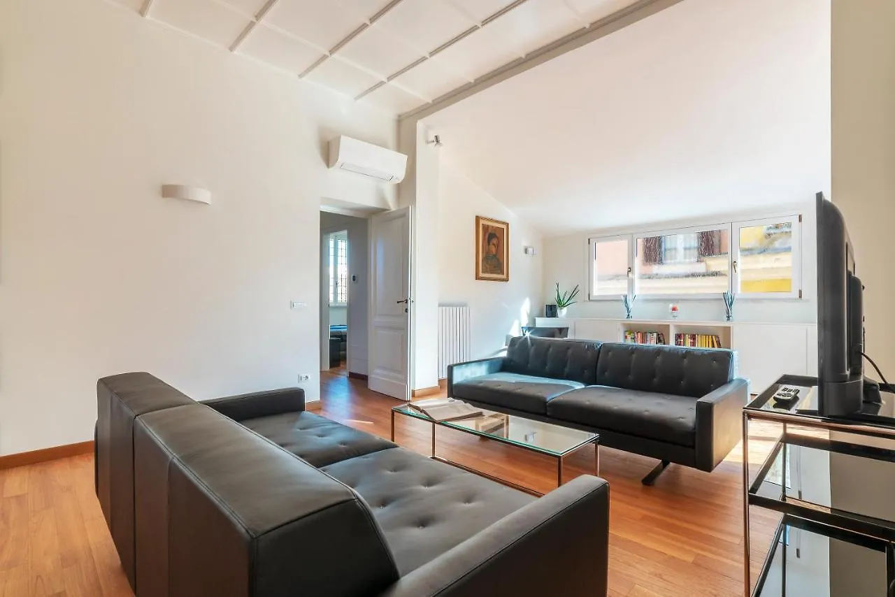Trastevere Luxury Apartment With Terrace Rome Italy